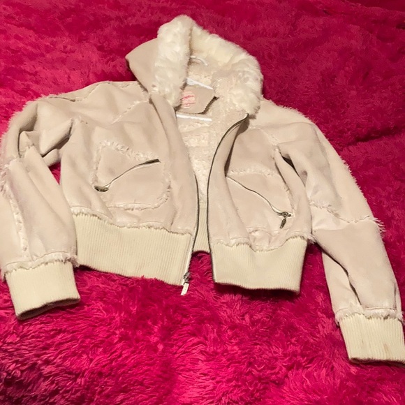 Candie’s Winter Coat - Picture 2 of 13